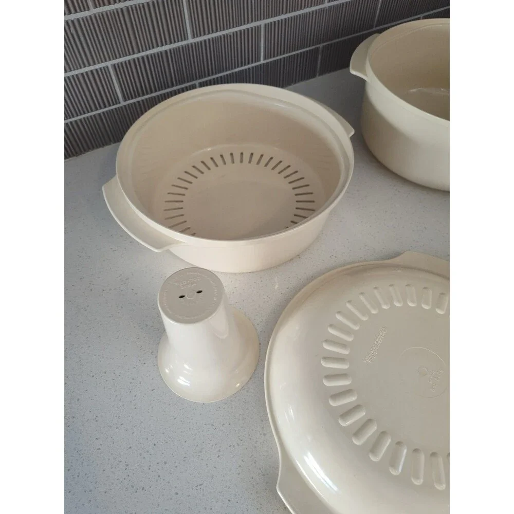 Tupperware Microwave Ultra 21 Round 3 qt, 1 3/4qt, Colander, lid, & Cone Stacked